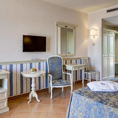 Santamaria 4*